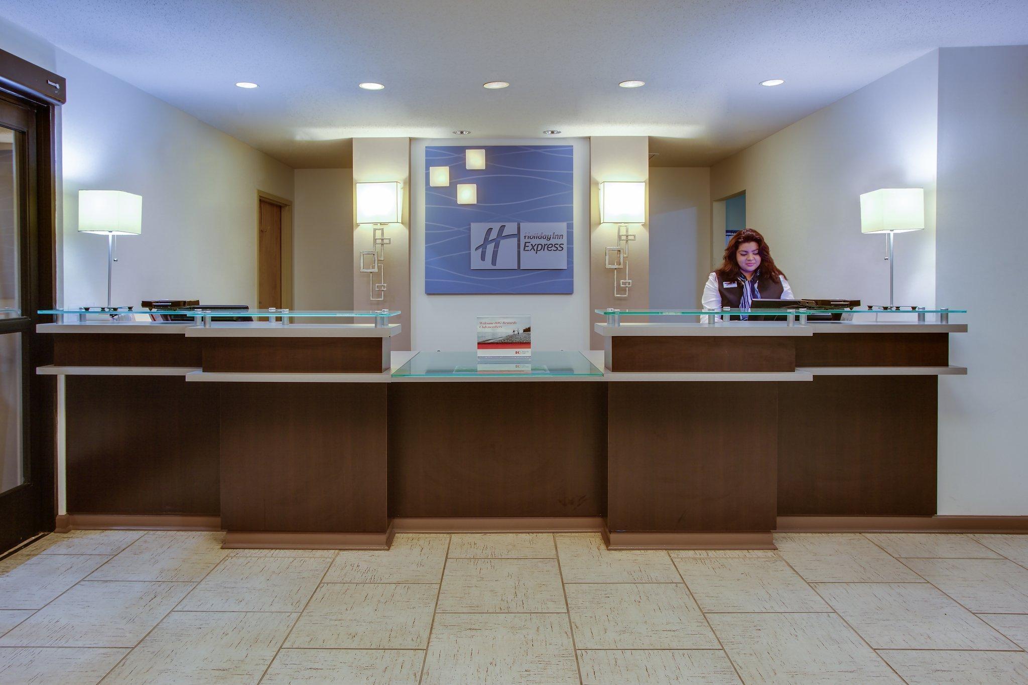 Holiday Inn Express Hotel & Suites Greensboro-East, An Ihg Hotel Ngoại thất bức ảnh