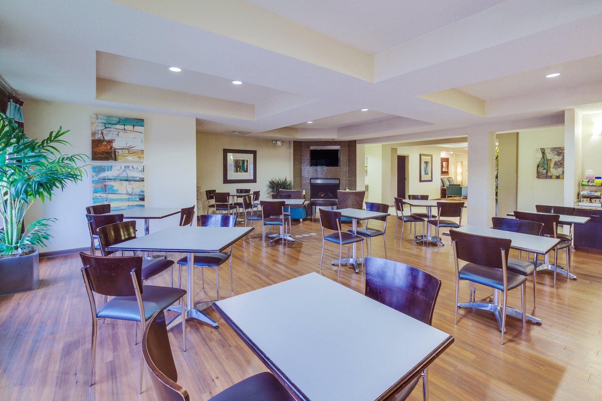 Holiday Inn Express Hotel & Suites Greensboro-East By Ihg Ngoại thất bức ảnh