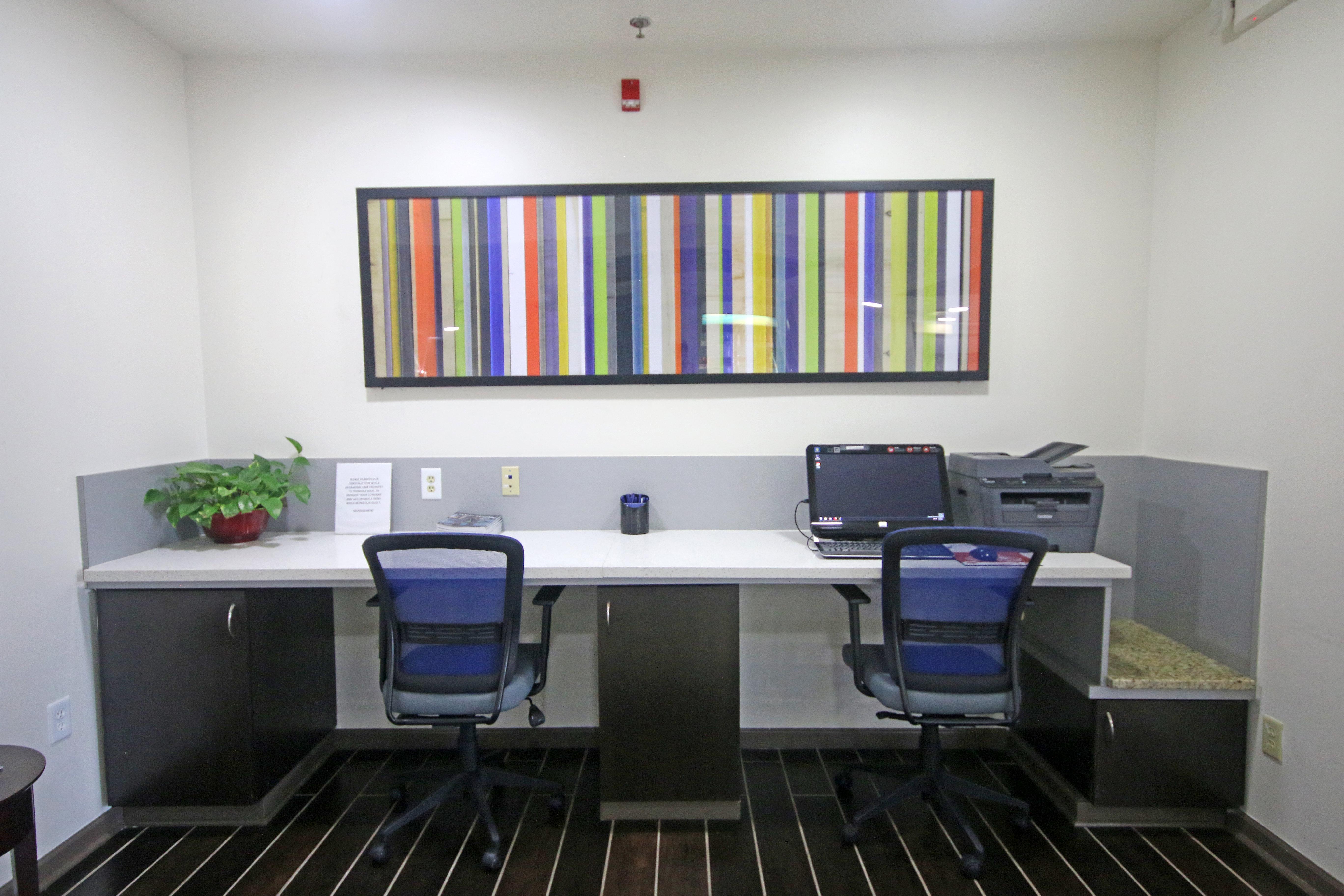 Holiday Inn Express Hotel & Suites Greensboro-East By Ihg Ngoại thất bức ảnh