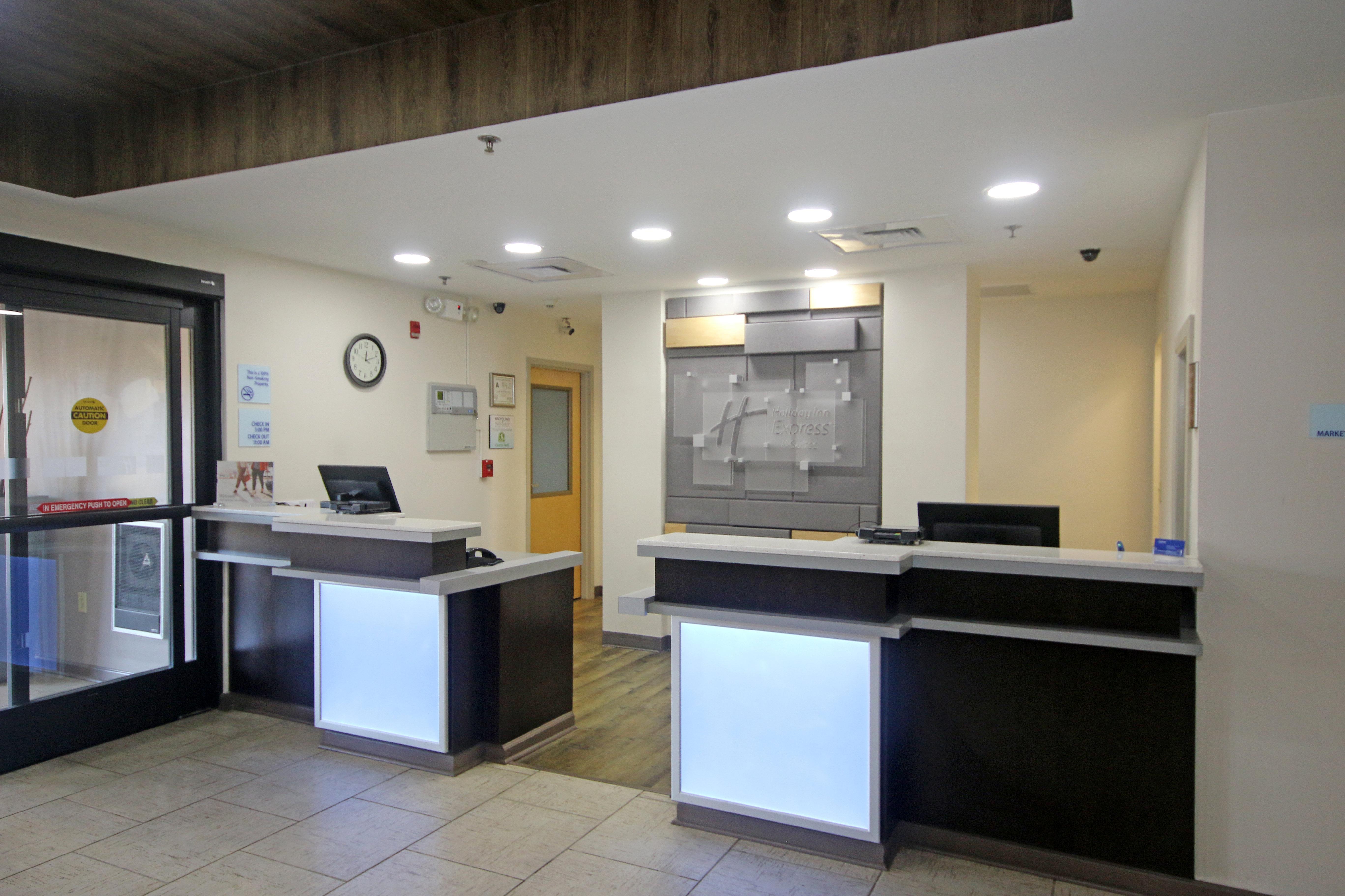 Holiday Inn Express Hotel & Suites Greensboro-East By Ihg Ngoại thất bức ảnh