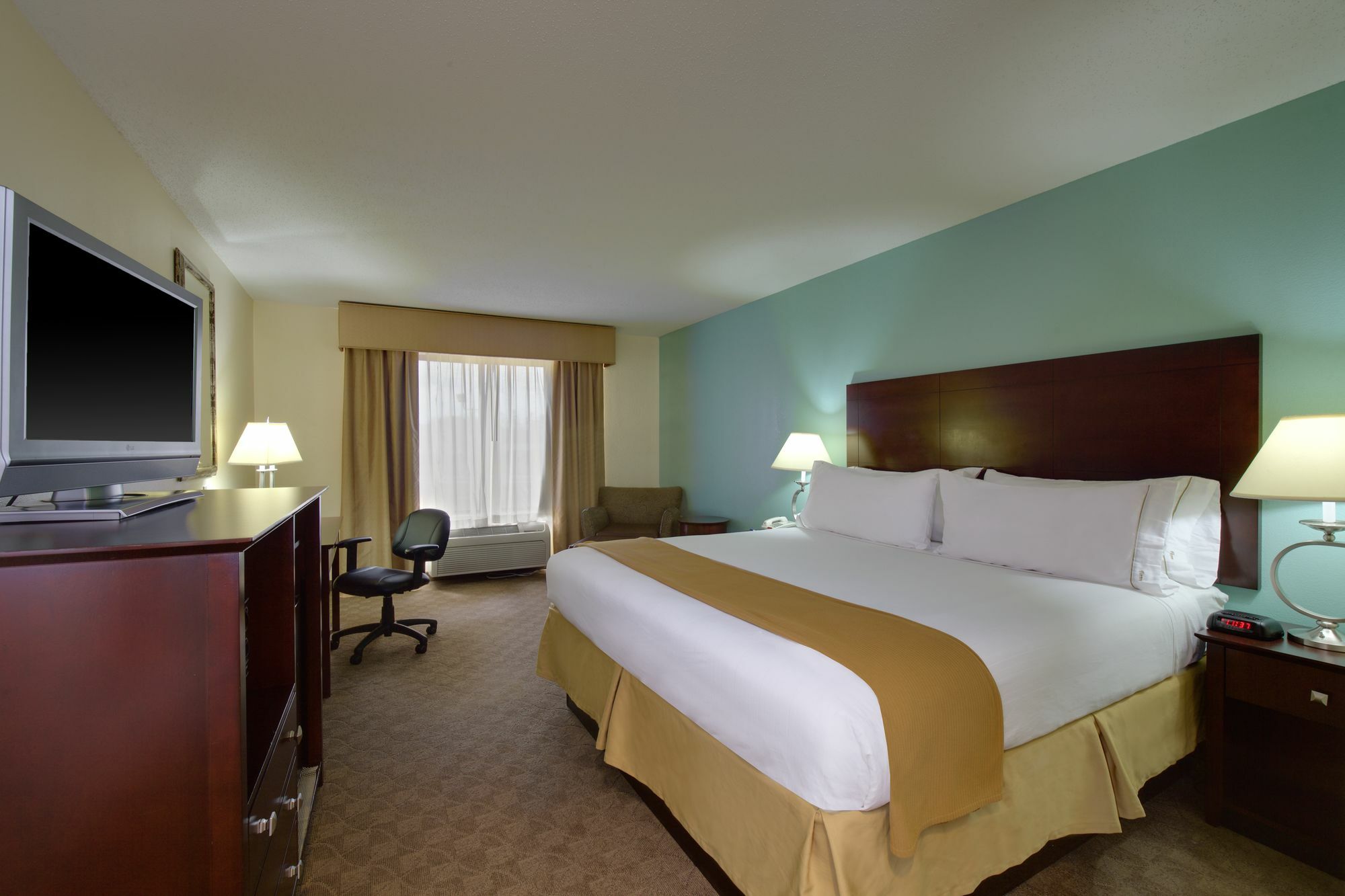Holiday Inn Express Hotel & Suites Greensboro-East By Ihg Ngoại thất bức ảnh
