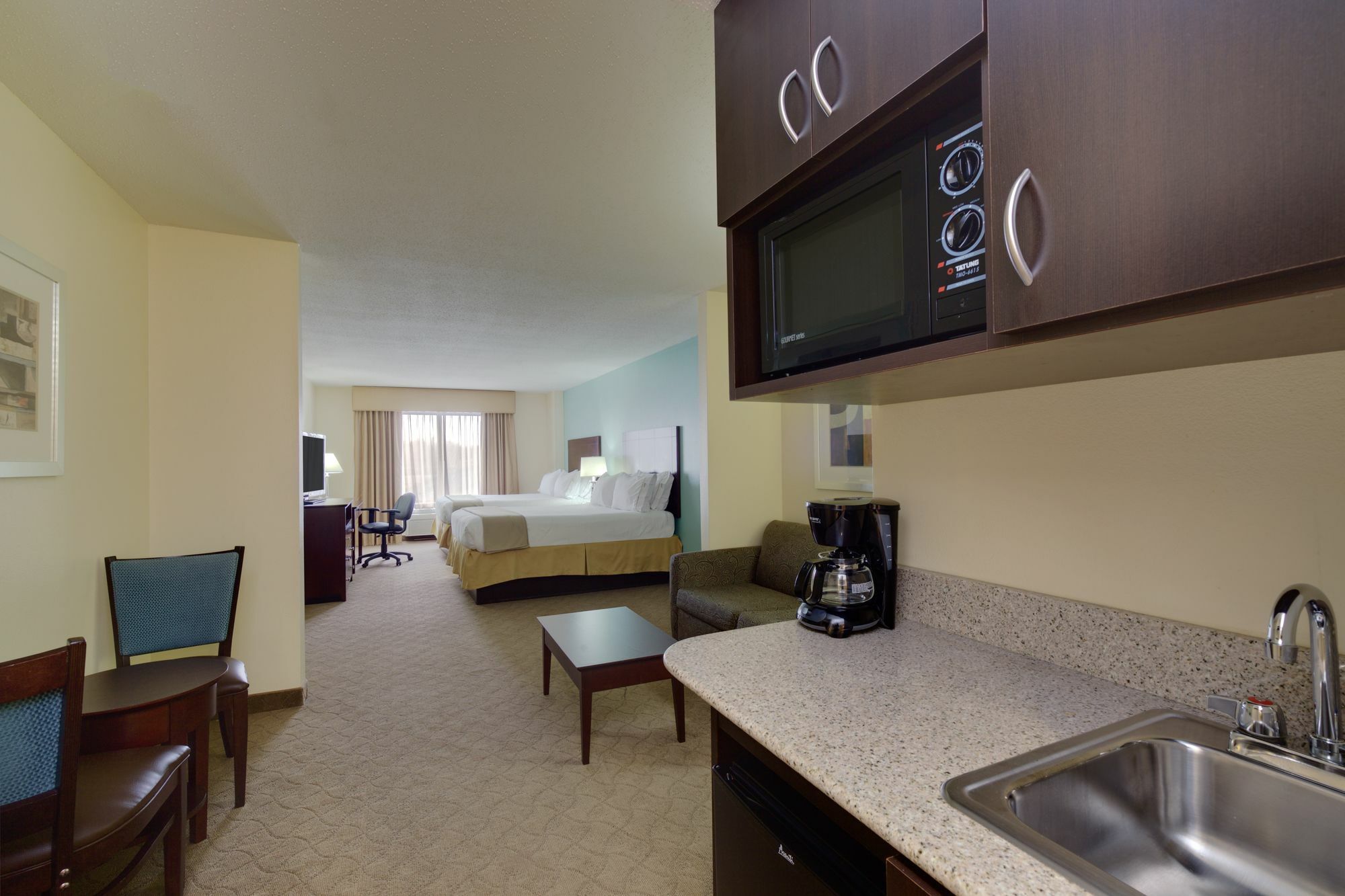 Holiday Inn Express Hotel & Suites Greensboro-East, An Ihg Hotel Ngoại thất bức ảnh